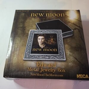 NECA Twilight New Moon Edward Jewelry Box - Silver